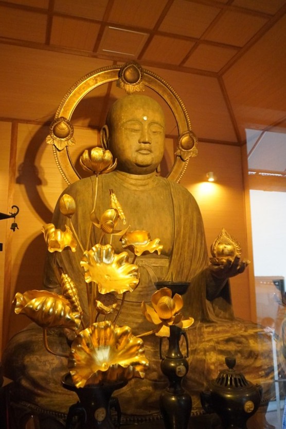 ご本尊・木造地蔵菩薩坐像（国指定重要文化財）