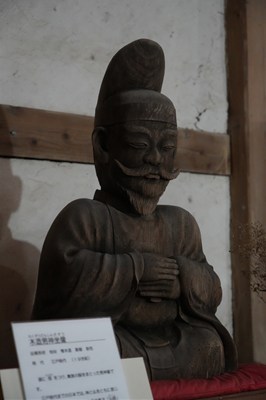 本堂におまつりされる仏様たち