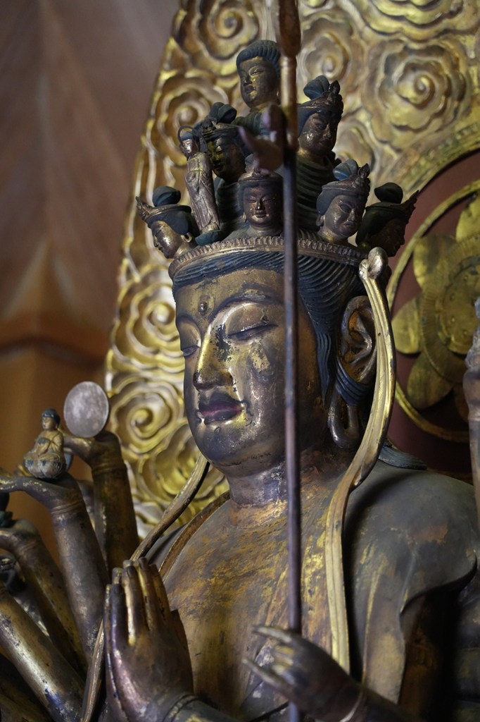 秘仏御本尊・木造十一面千手観音立像（国指定重要文化財）