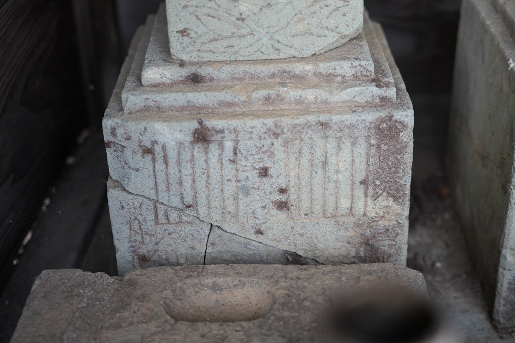 朝倉景鏡公供養塔