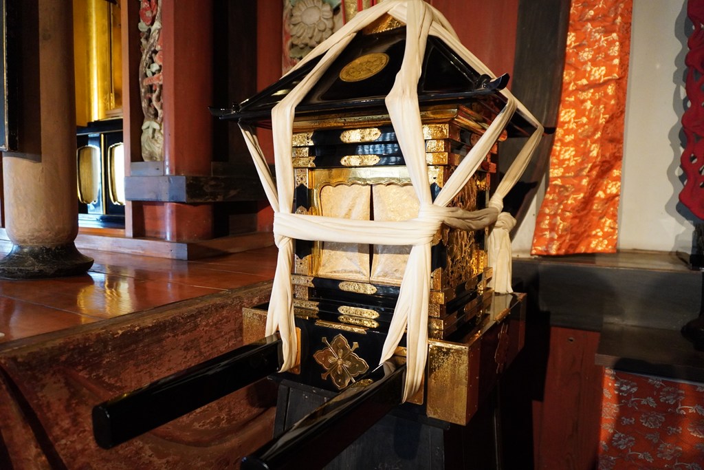 伊達行朝公供養塔（筑西市指定史跡）