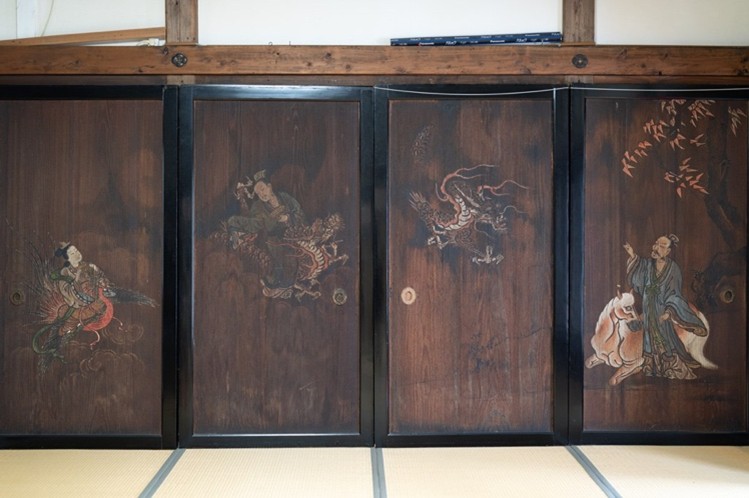 本堂を飾る襖絵・杉戸絵