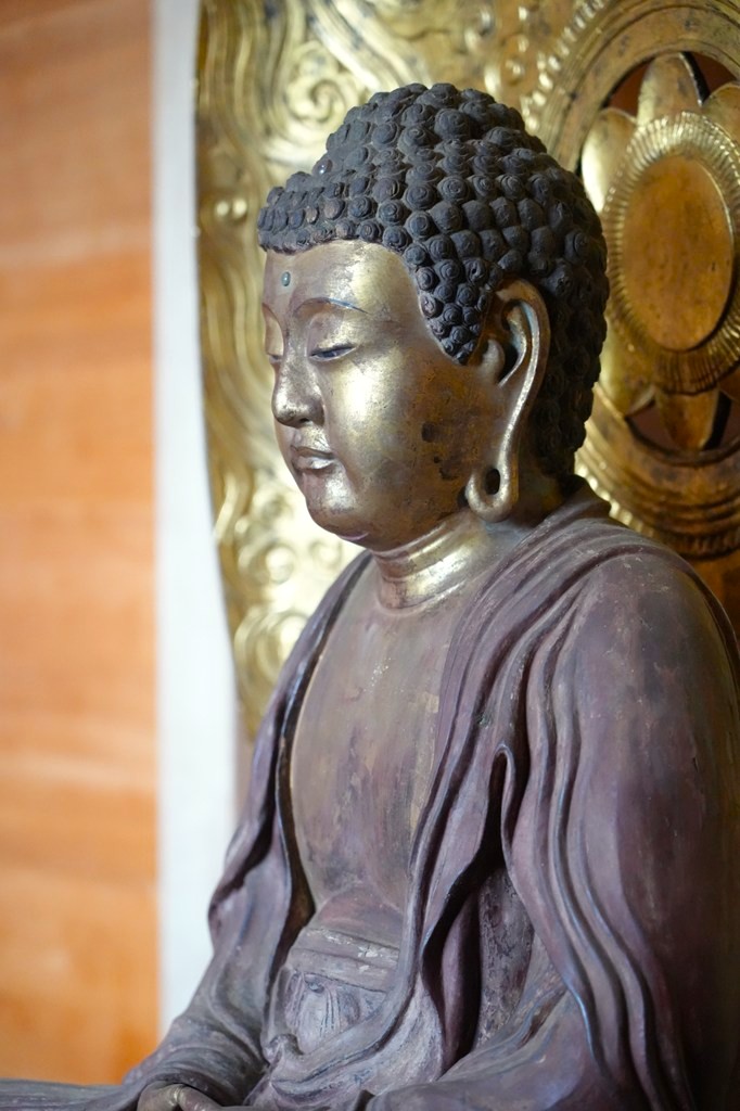 御本尊・木造釈迦如来坐像（千葉県指定有形文化財）