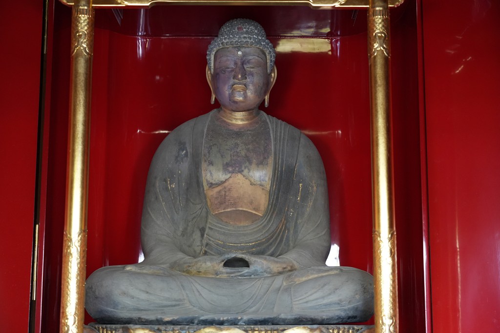 御本尊・木造阿弥陀如来坐像（国指定重要文化財）