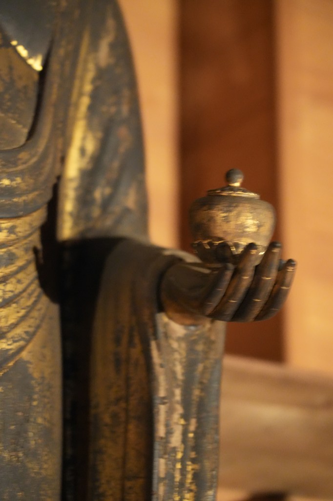 木造薬師如来立像（三重県指定文化財）