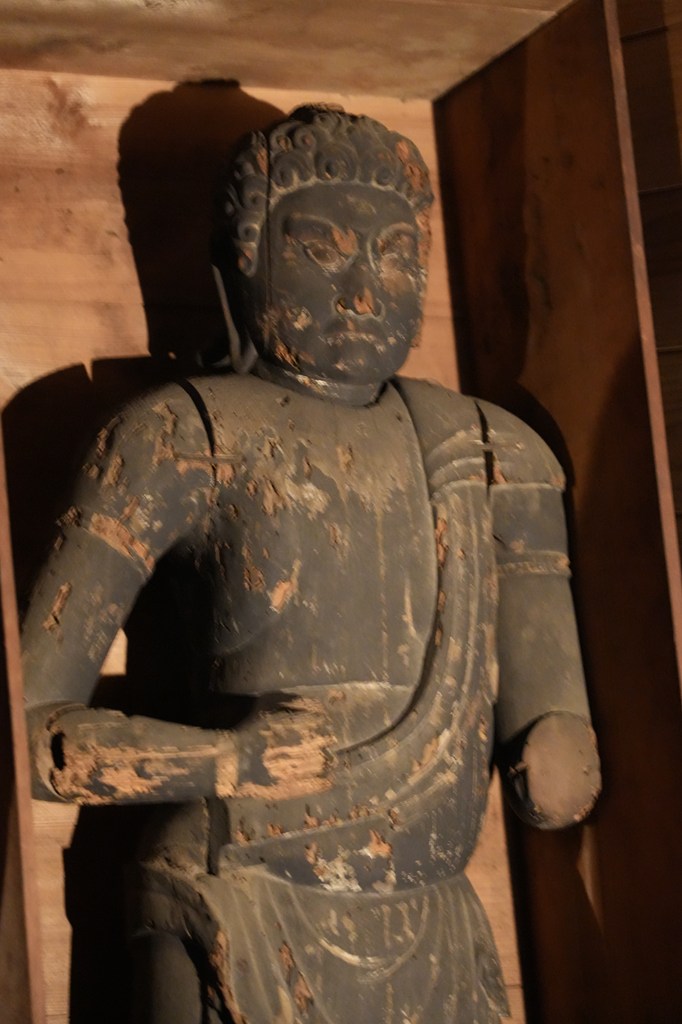 木造不動明王立像