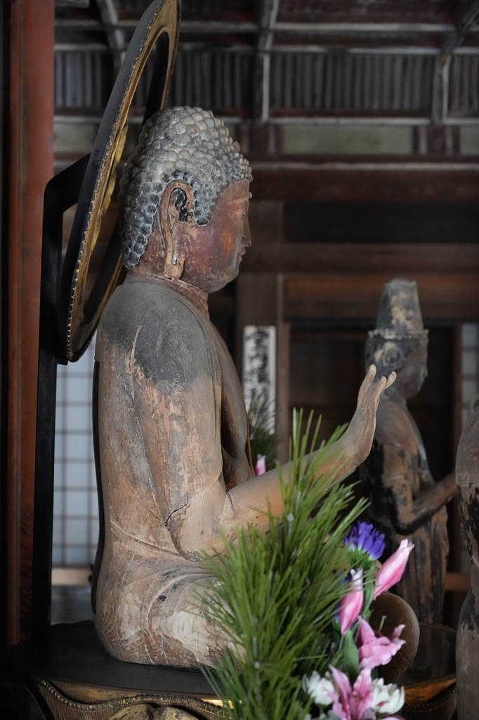 木造弥勒三尊像（国指定重要文化財）