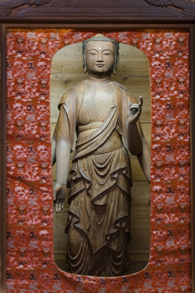奥院堂・秘仏木造十一面観音菩薩立像（千葉県指定有形文化財）