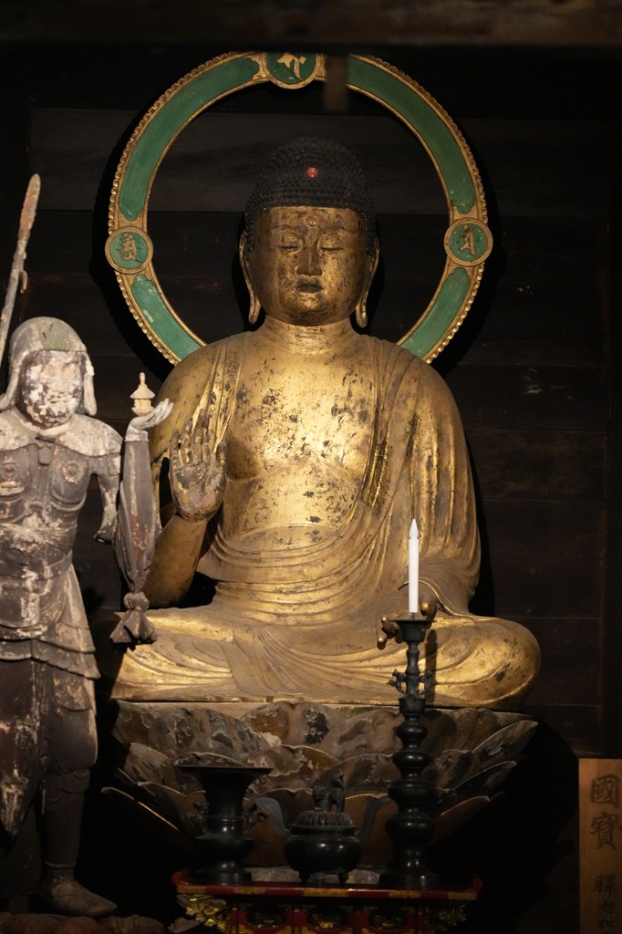 木造釈迦如来坐像（国指定重要文化財）