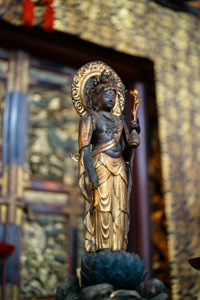 秘仏御本尊・木造四臂十一面観音菩薩立像・木造四天王立像（ともに島根県指定文化財）