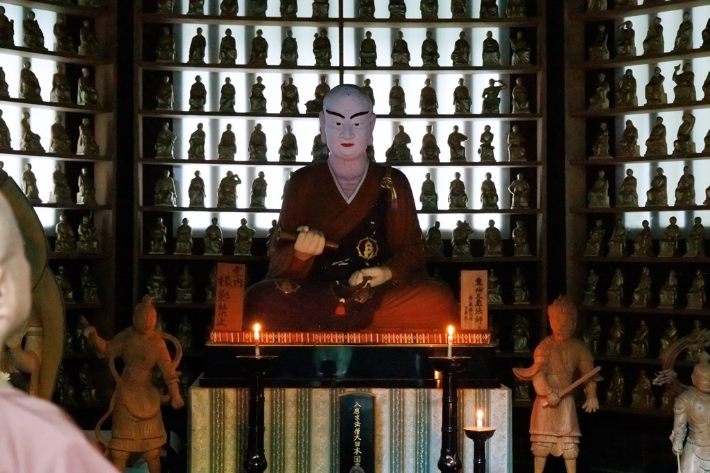 霊仙三蔵記念堂