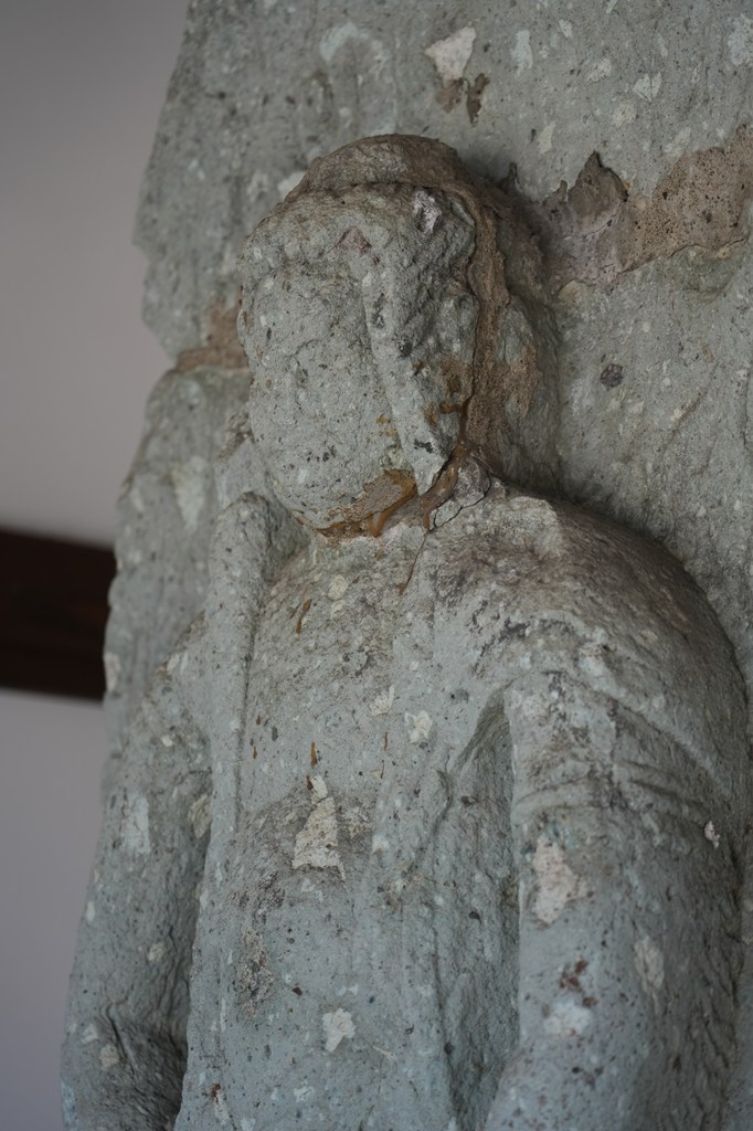 石造不動明王立像・石造地蔵菩薩立像（越前市指定文化財）