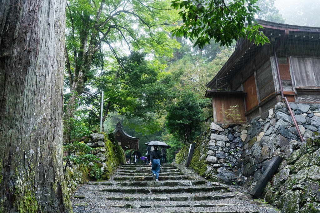 護摩堂・庵室・政所表門・境内地（国指定重要文化財）