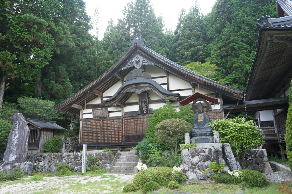 不動堂（蚕玉堂、高森町指定文化財）