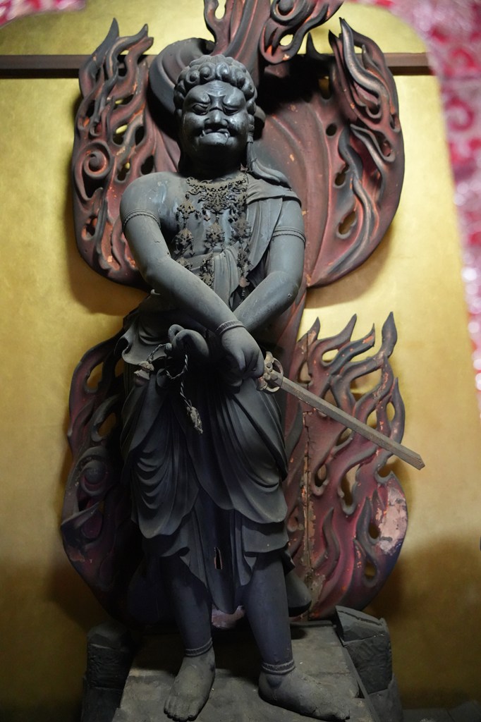 腹籠不動明王立像・お前立不動明王立像（越前市指定文化財）