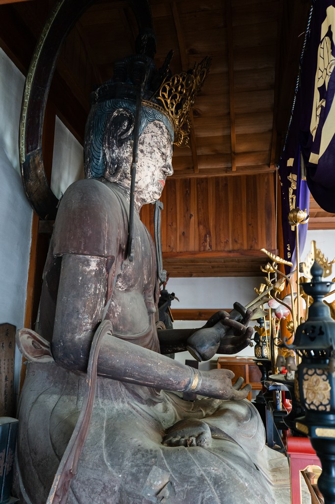 観音堂（本堂）・木造十一面観音菩薩坐像