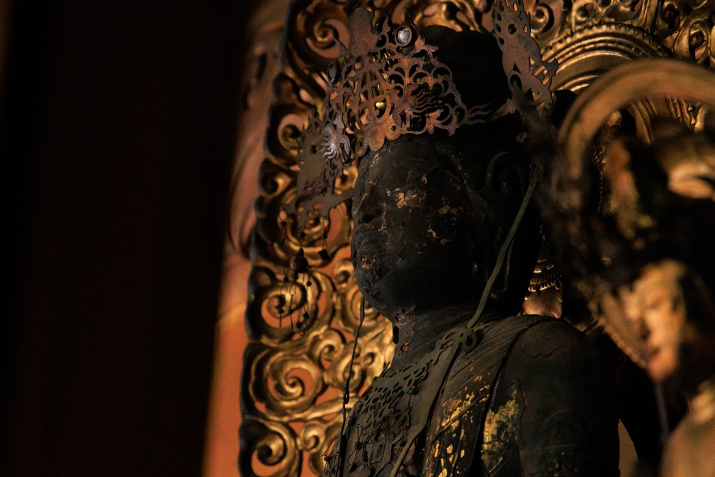 ご本尊・大日如来坐像　（近江八幡市指定文化財）