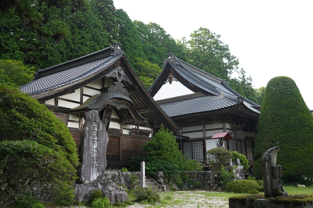 不動堂（蚕玉堂、高森町指定文化財）
