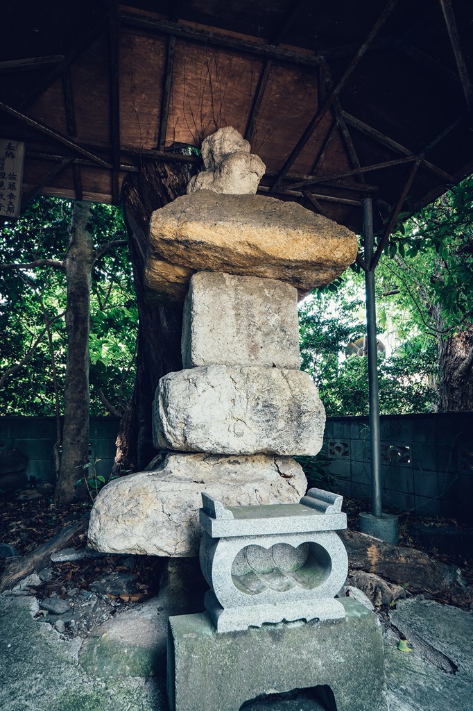 聖徳太子供養塔・彰徳地蔵尊