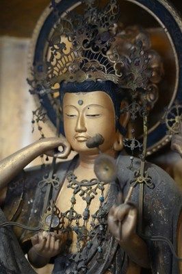 木造如意輪観音像