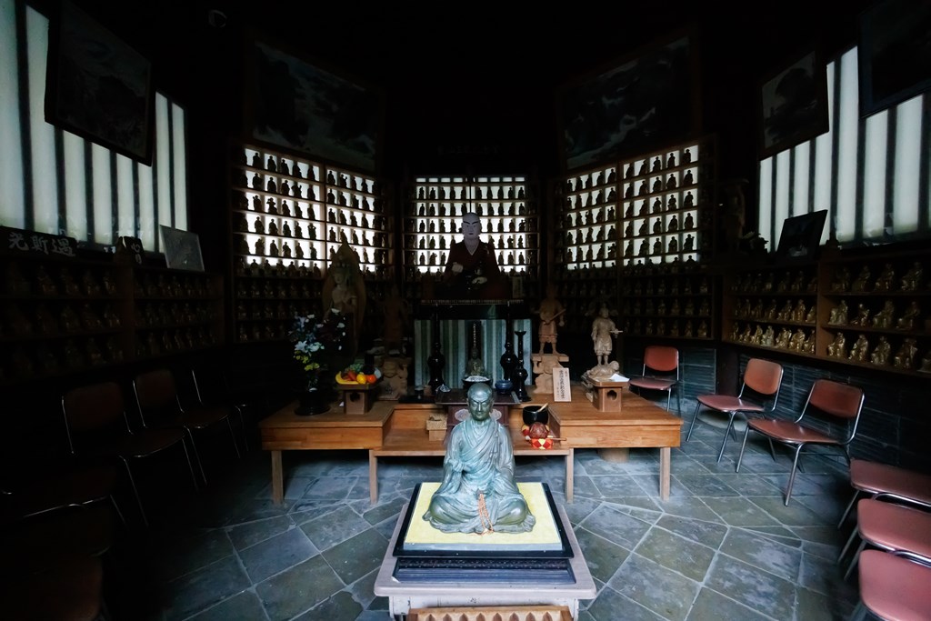 霊仙三蔵記念堂