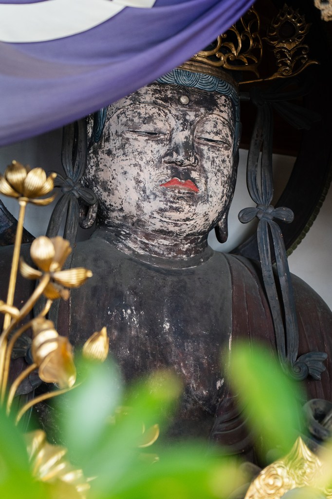 観音堂（本堂）・木造十一面観音菩薩坐像