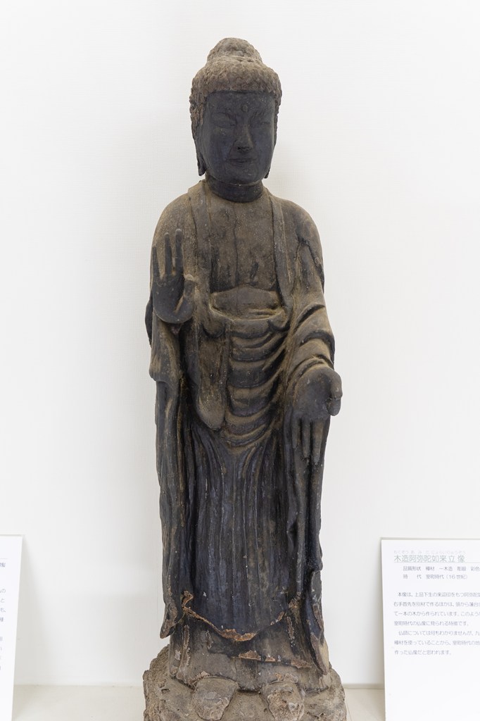 宝物殿におまつりされている仏様たち※宝物殿は毎年4月8日の灌仏会大祭にて一般公開