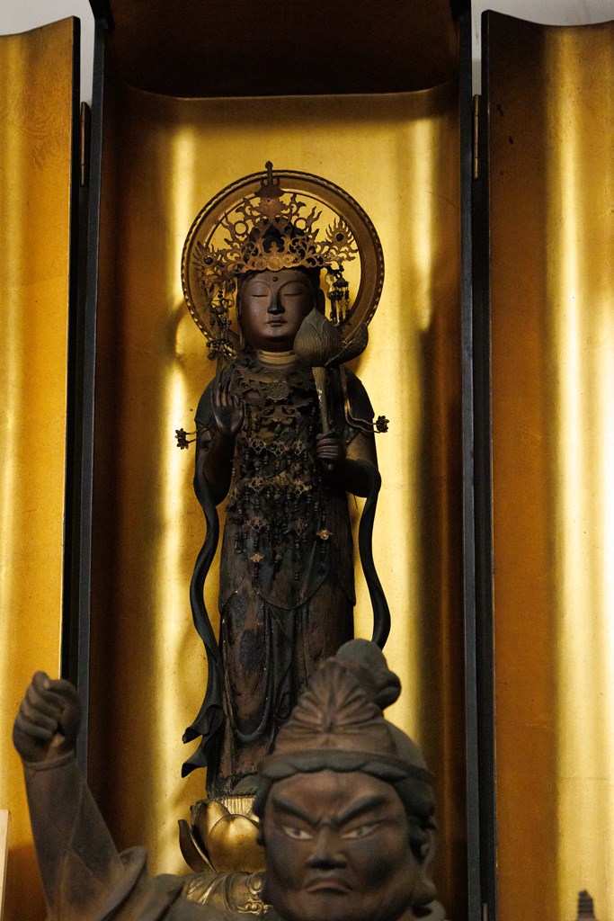 木造聖観音菩薩立像（米原市指定文化財）