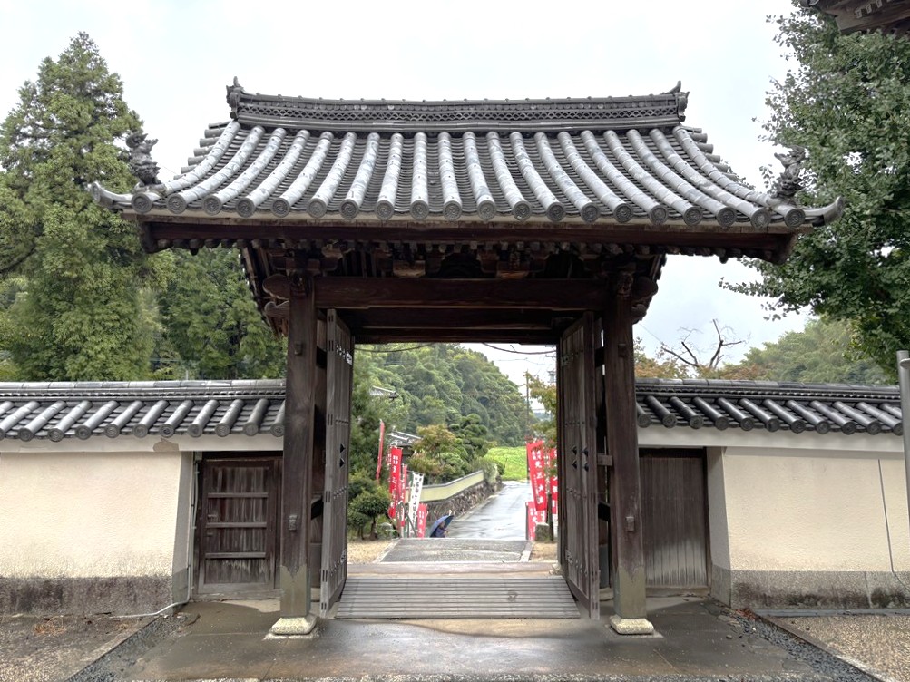 山門（四日市市指定文化財）・鐘楼・地蔵堂・聖天堂・観音堂・三十三観音